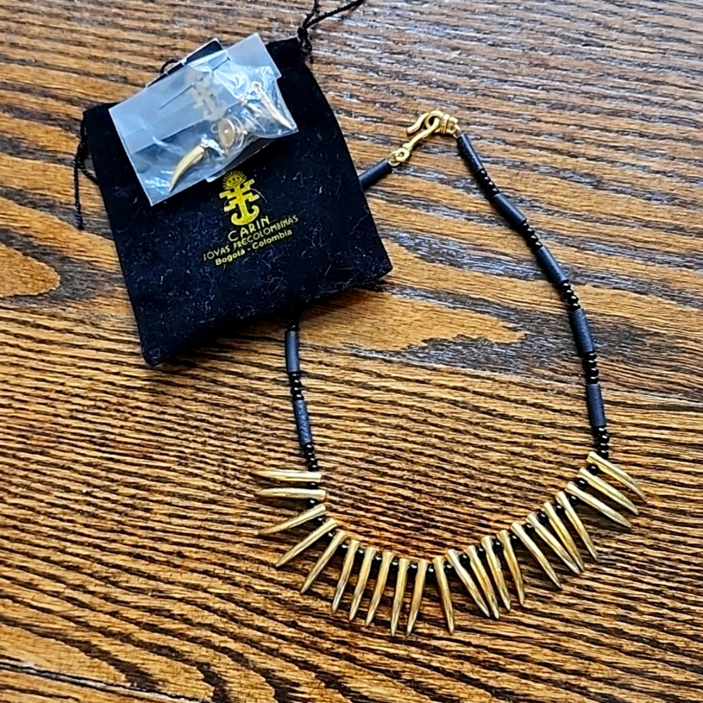 Gold Necklace and Earring Set, Columbia